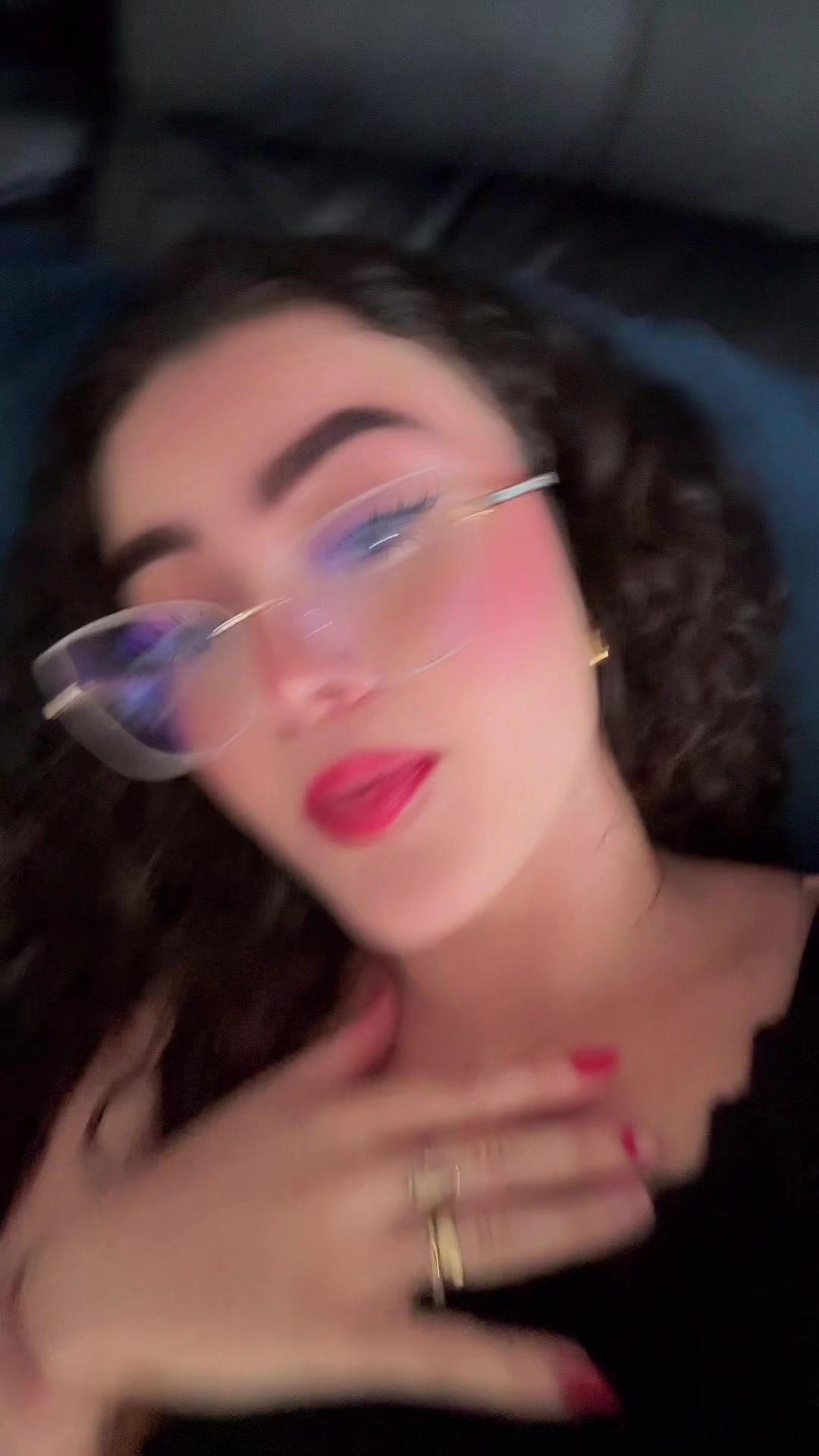 @annaramoss