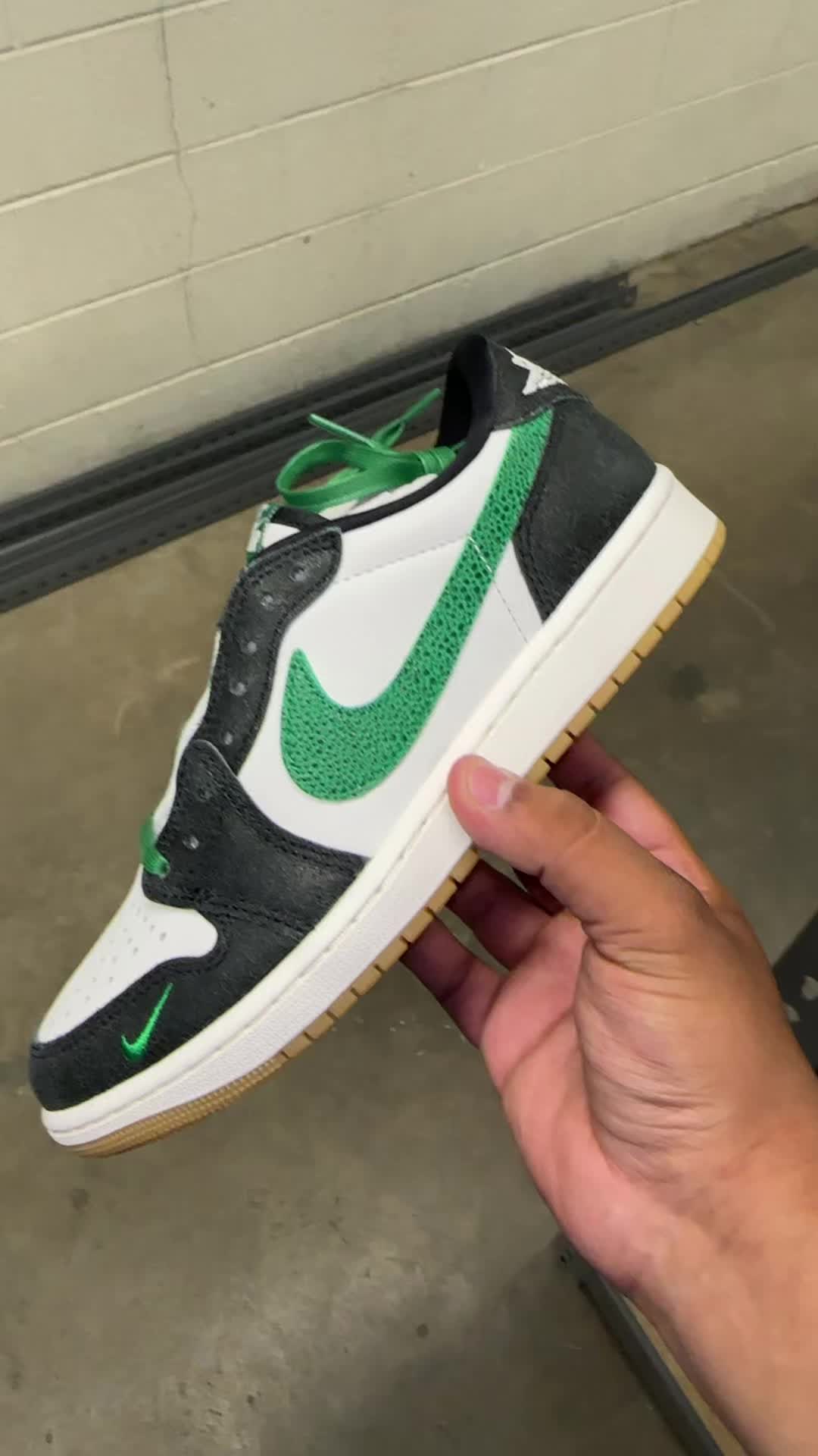 @Trending Sneakers