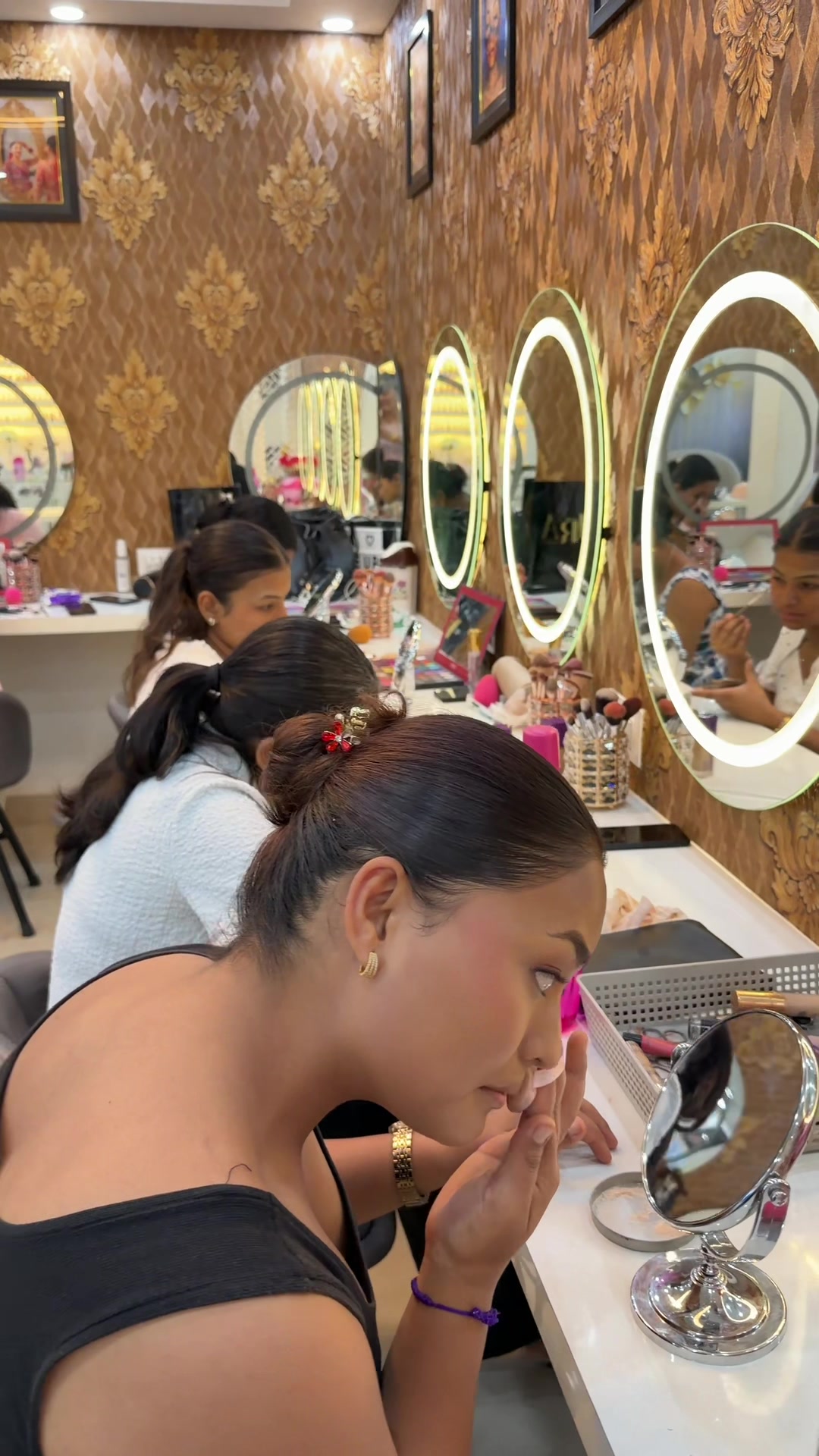 @IRA THE MAKEUP STUDIO 🦋