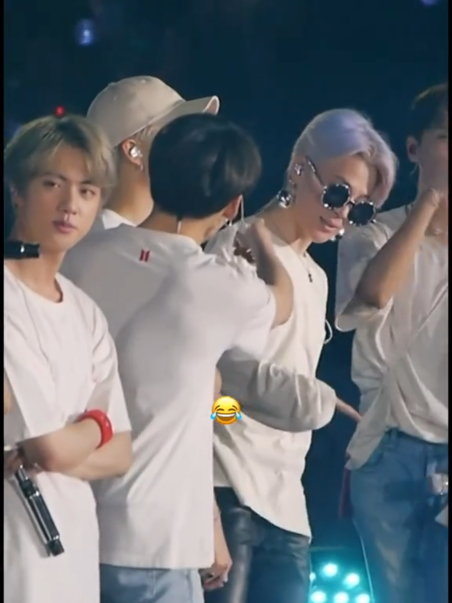 @💜ᗷTS⟭⟬💜 ARMY