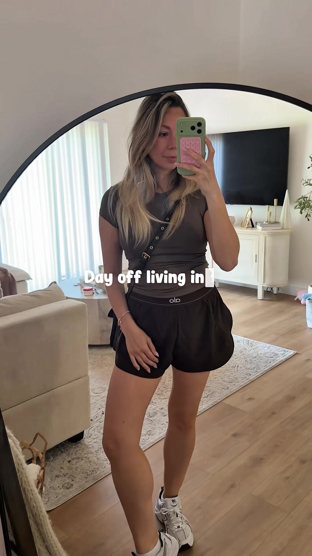 @Lauralumani