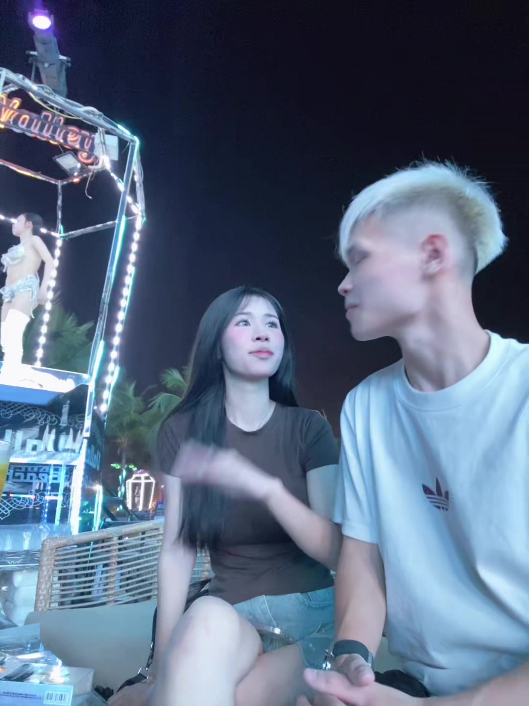@𝓥𝓾 𝓐𝓷𝓱 𝓟𝓱𝓾𝓸𝓷𝓰