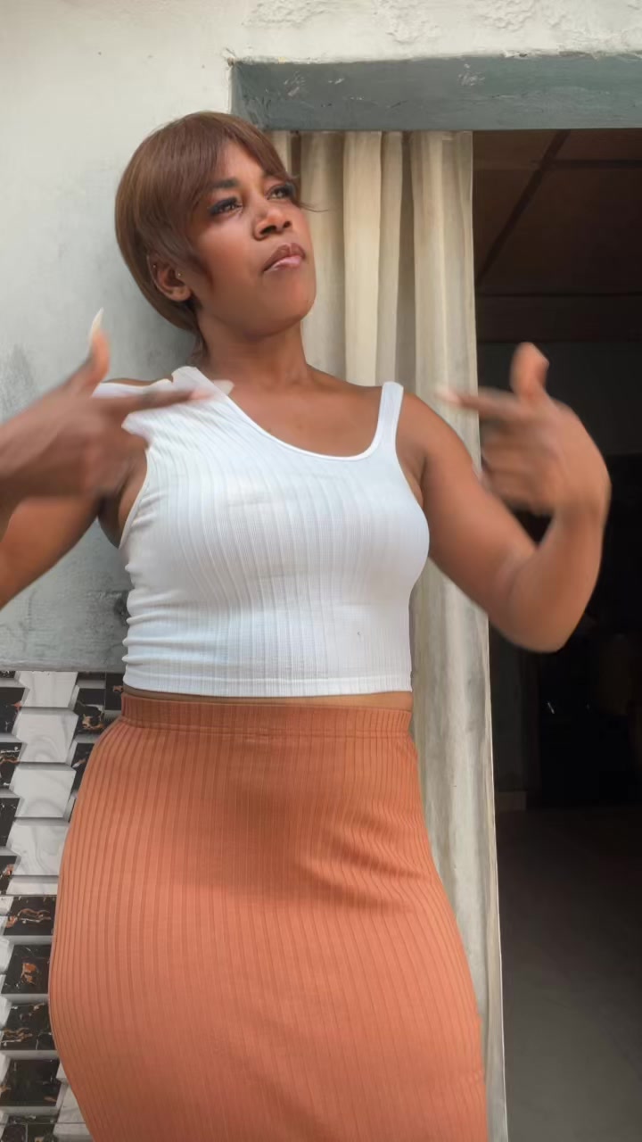 @Sarah Muzi la star