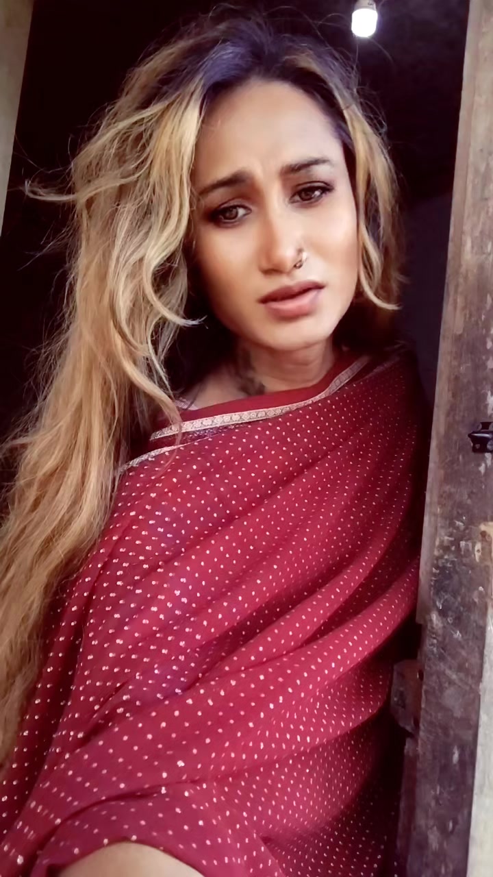 @සන්ජනා සේනානායක
