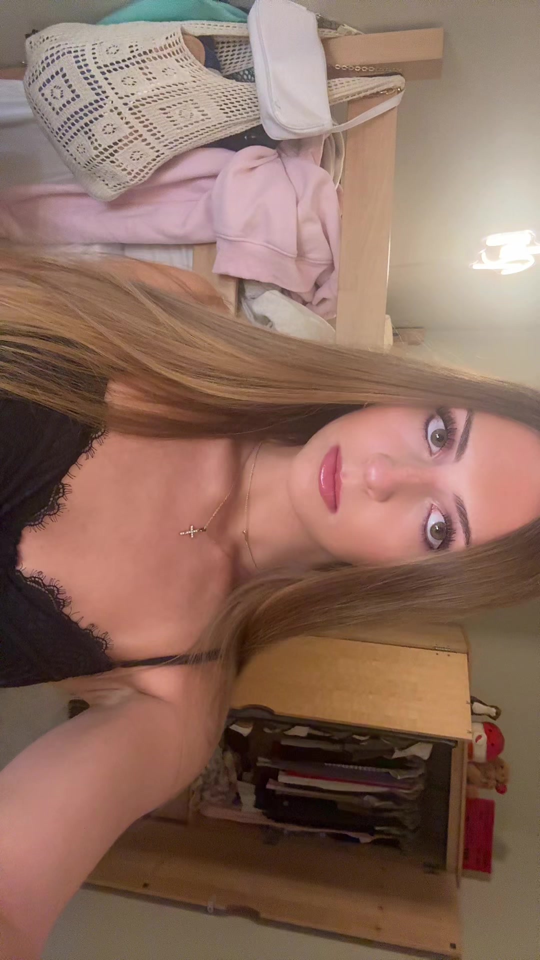 @_rileyconn