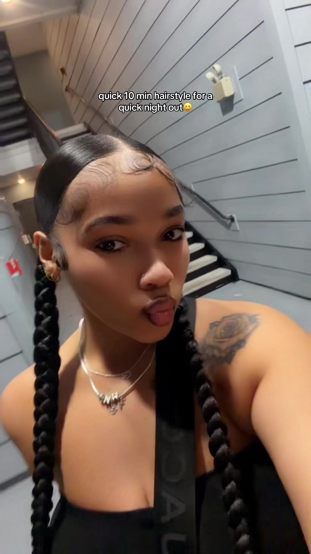 @monique