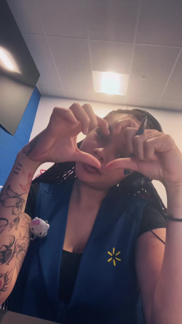 @Naomi ♡