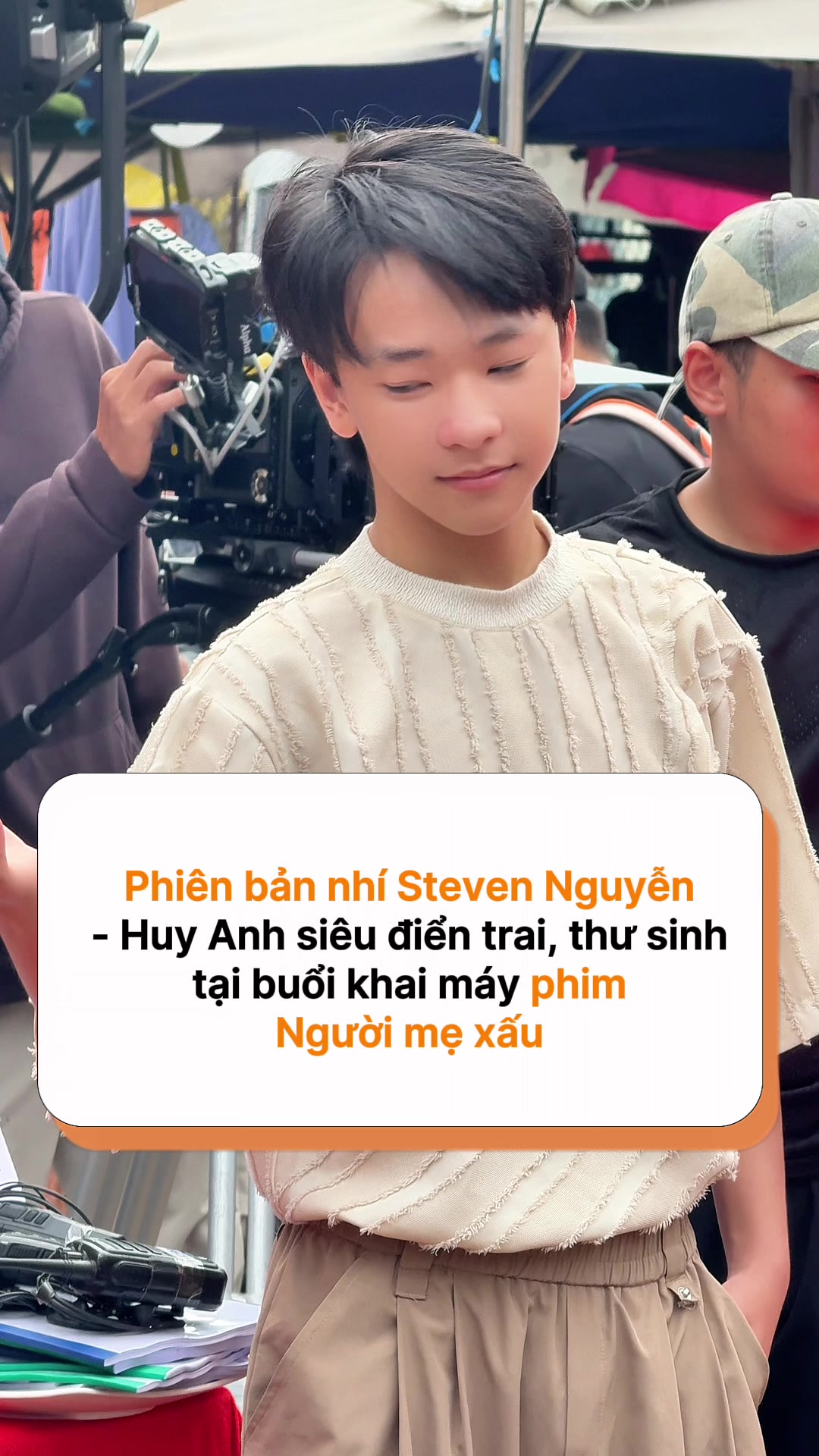 @H&oacute;ng Showbiz Việt