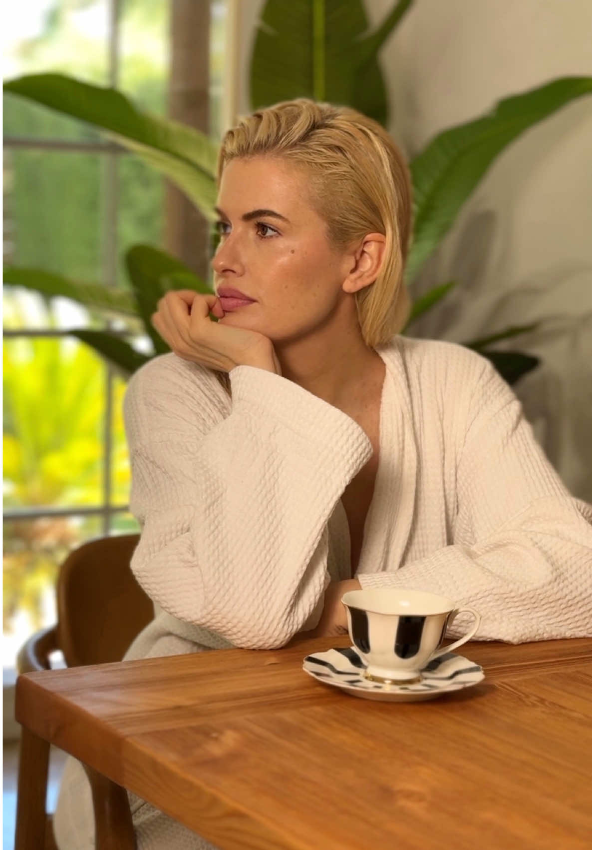 @AdrianaAbenia