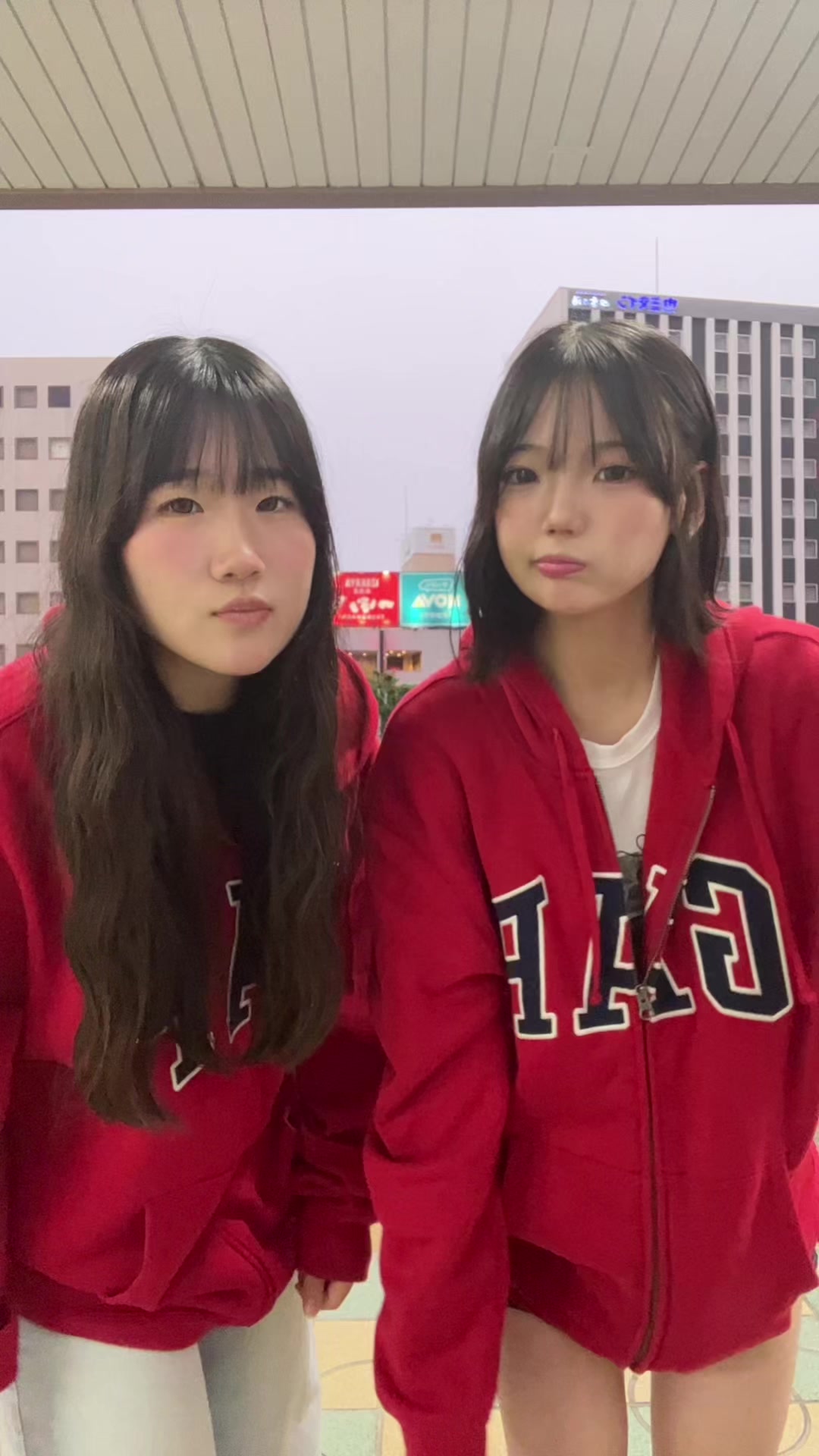 @Riona