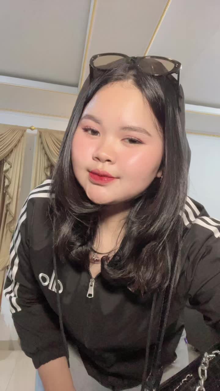@Nisaa18