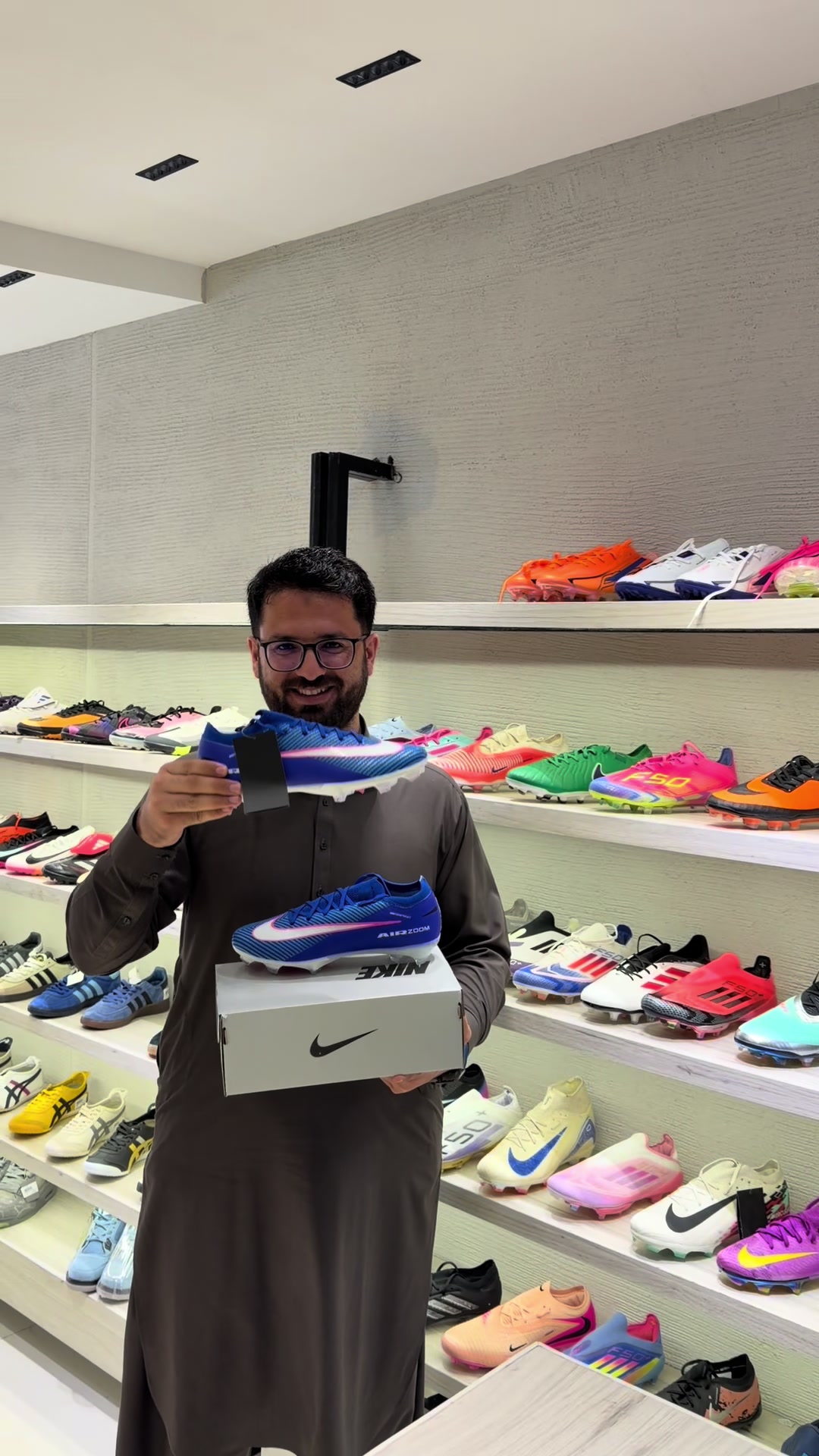@The Sneaker Toe