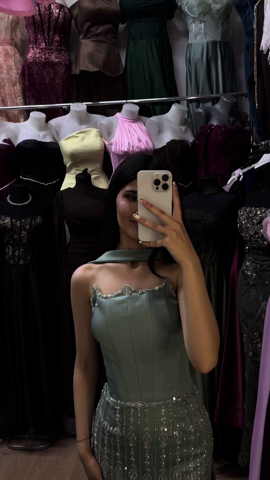 @Kiraye_ziyafett_geyimleri