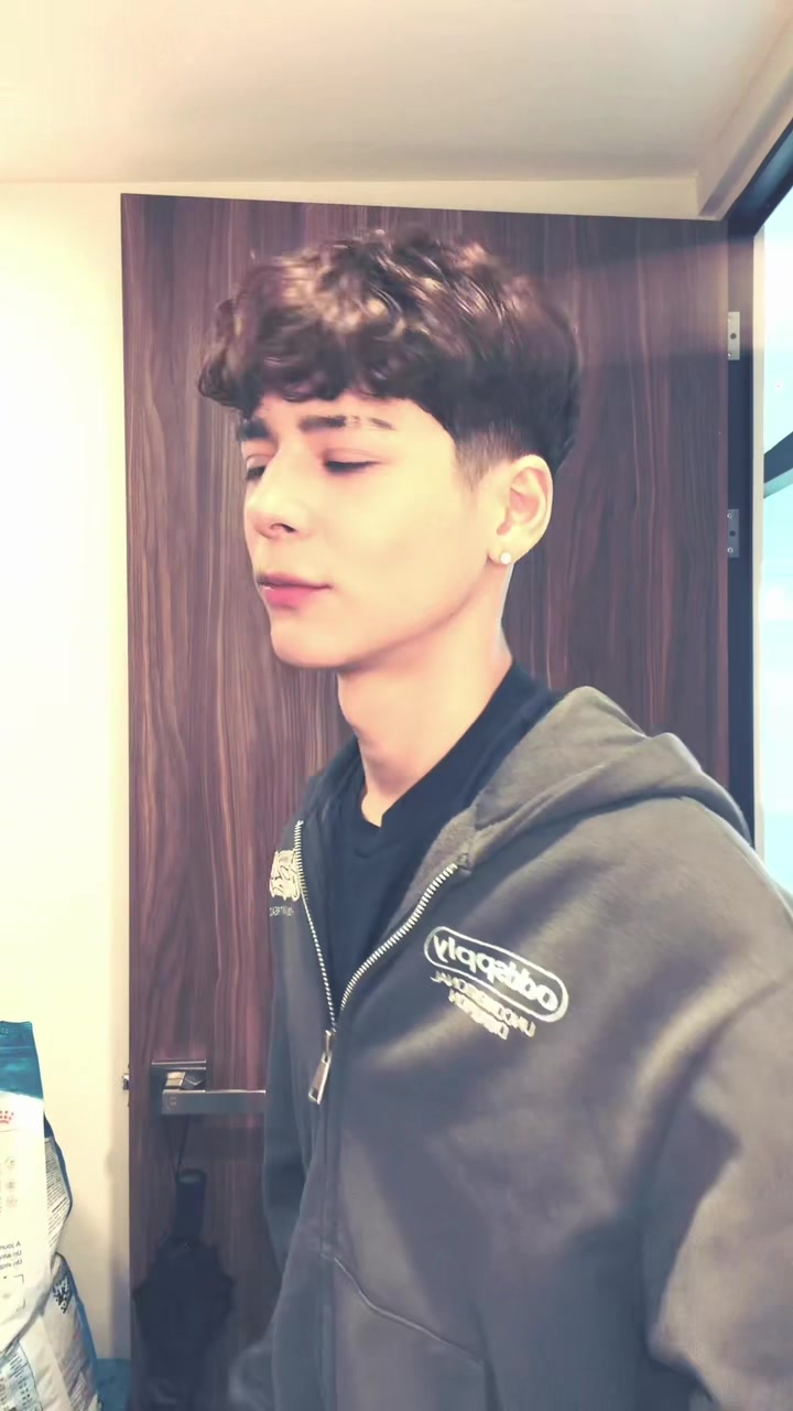 @estebanwoo🦠