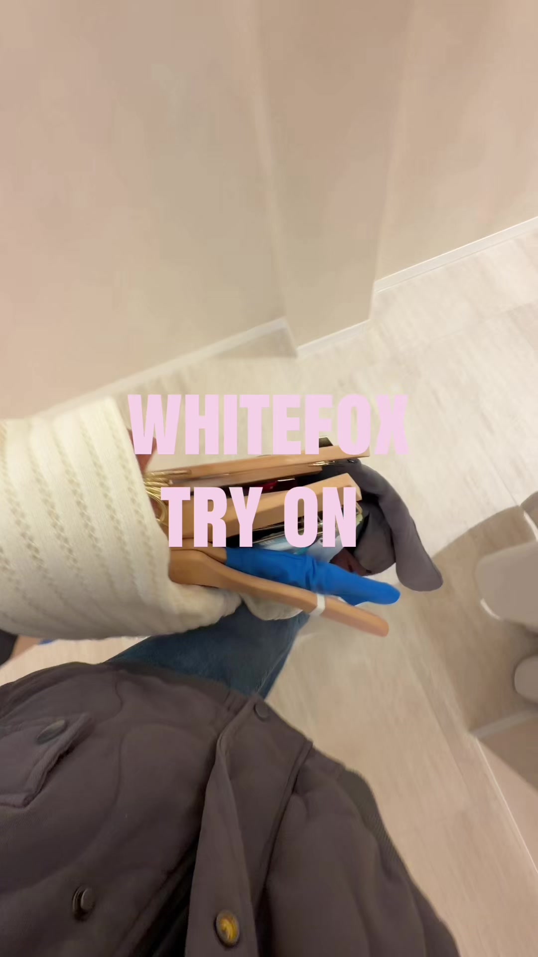 @Ava