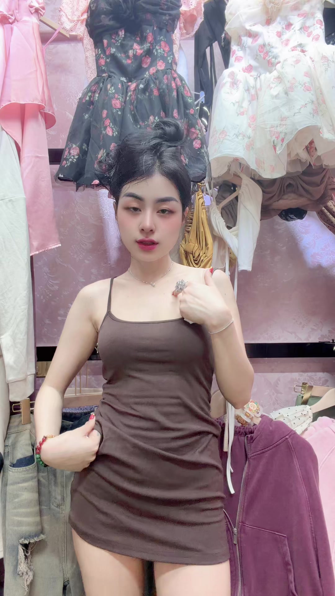 @Bee Moon ๐๐