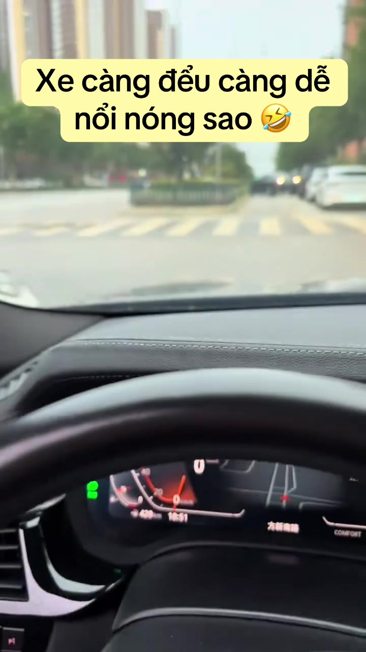 @QQ88 Cười như đi&ecirc;n 🤣