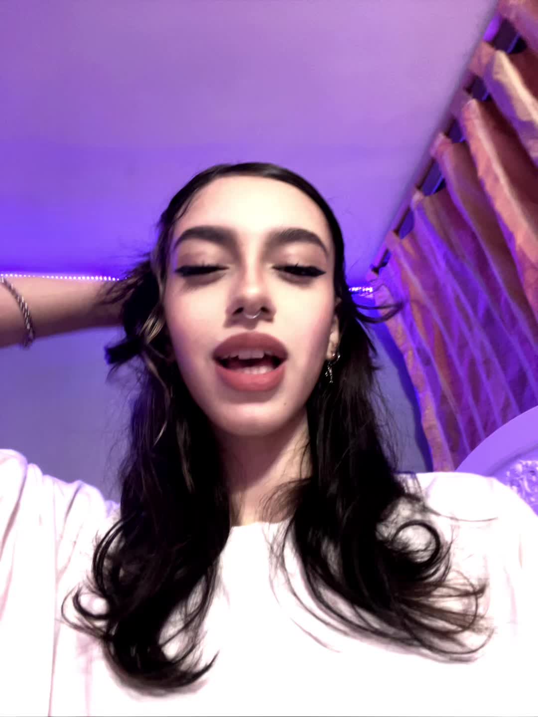 @نوژآ