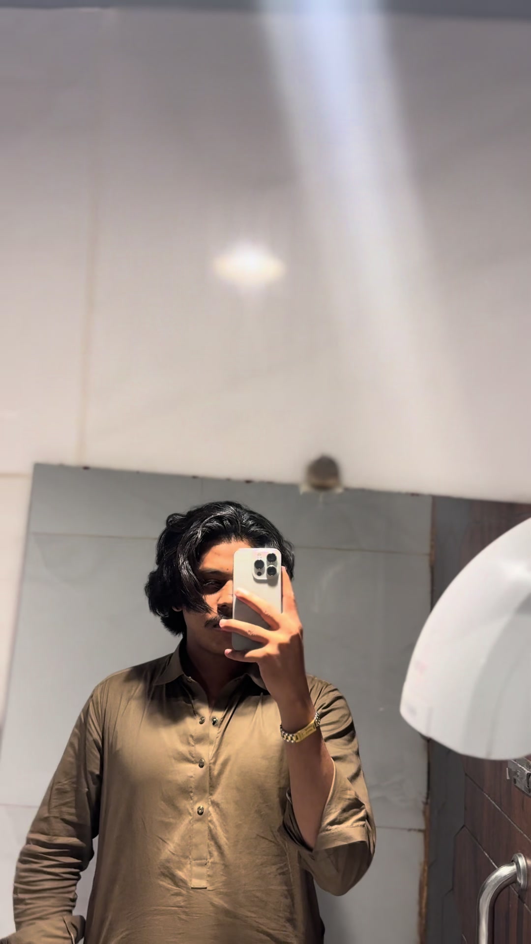 @uuuzair