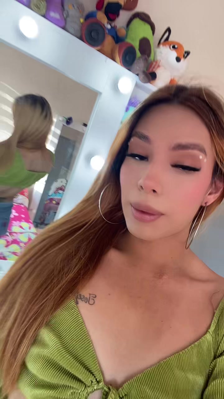 @Chloe zarate