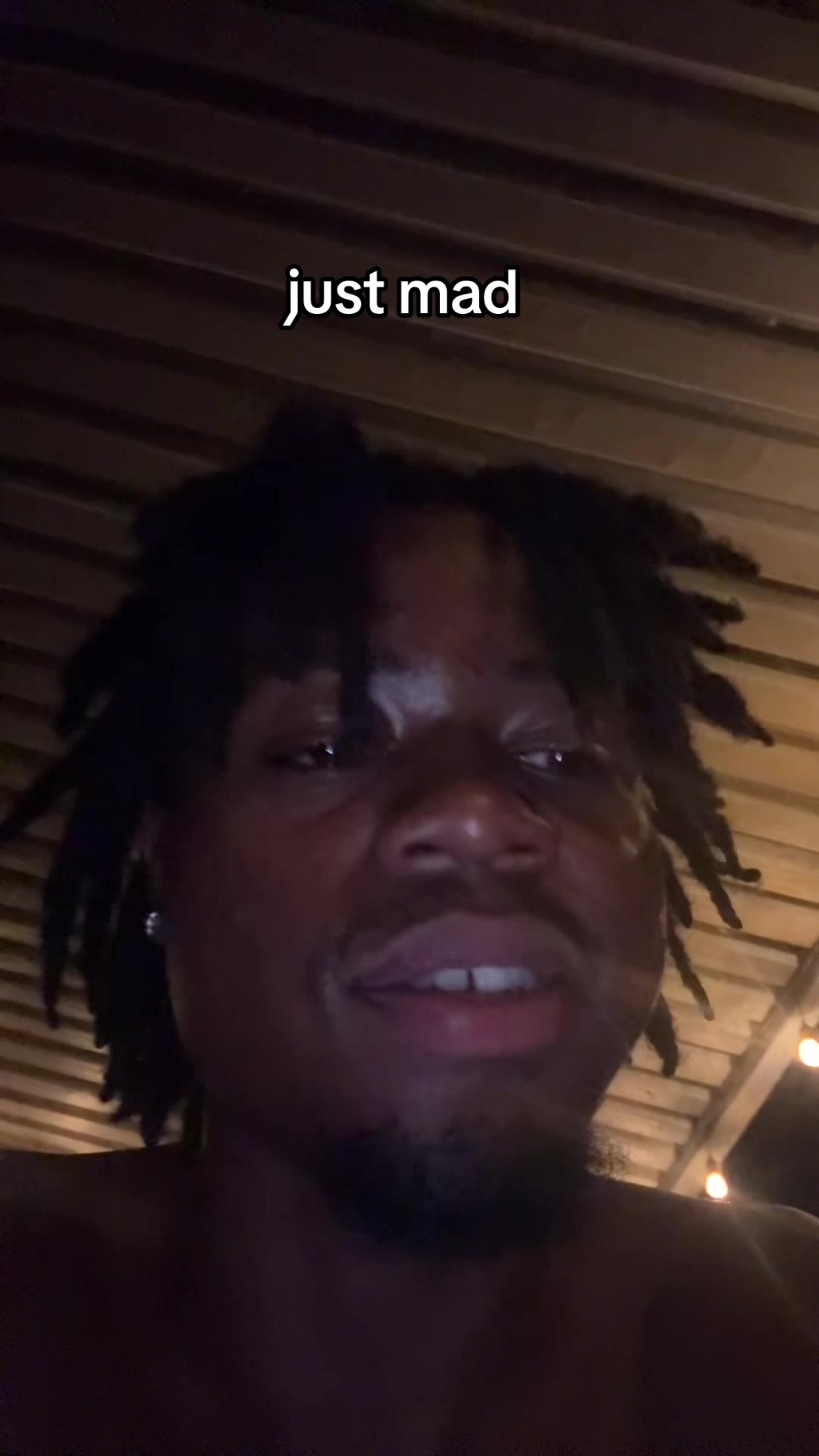 @moyoezzy