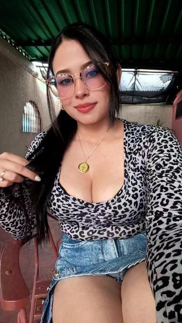 @Leonela Viloria👑