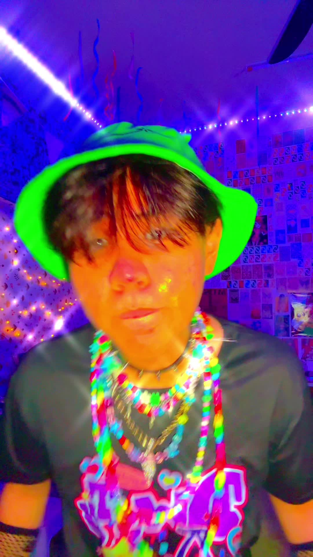 @๐ญ๐๐๐๐ ๐ฆขโจ