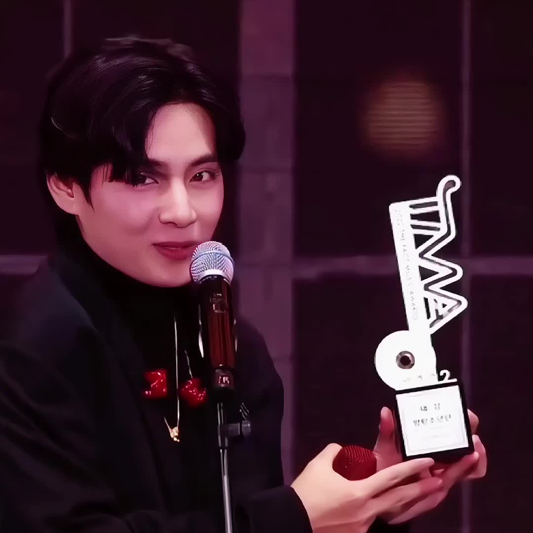 @💜𝐁𝐓𝐒⟭⟬💜𝐕 𝐑𝐌 𝟒𝐉𝐒