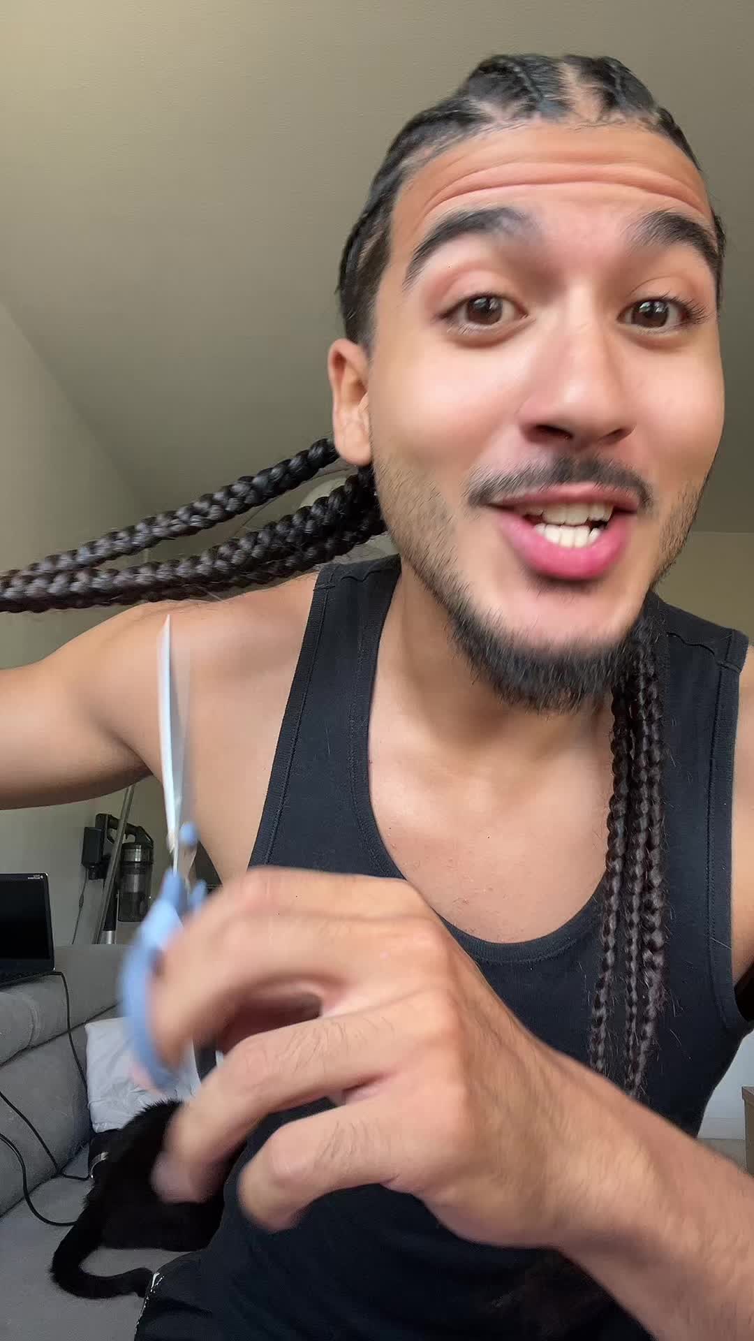 @Itsjustlass__