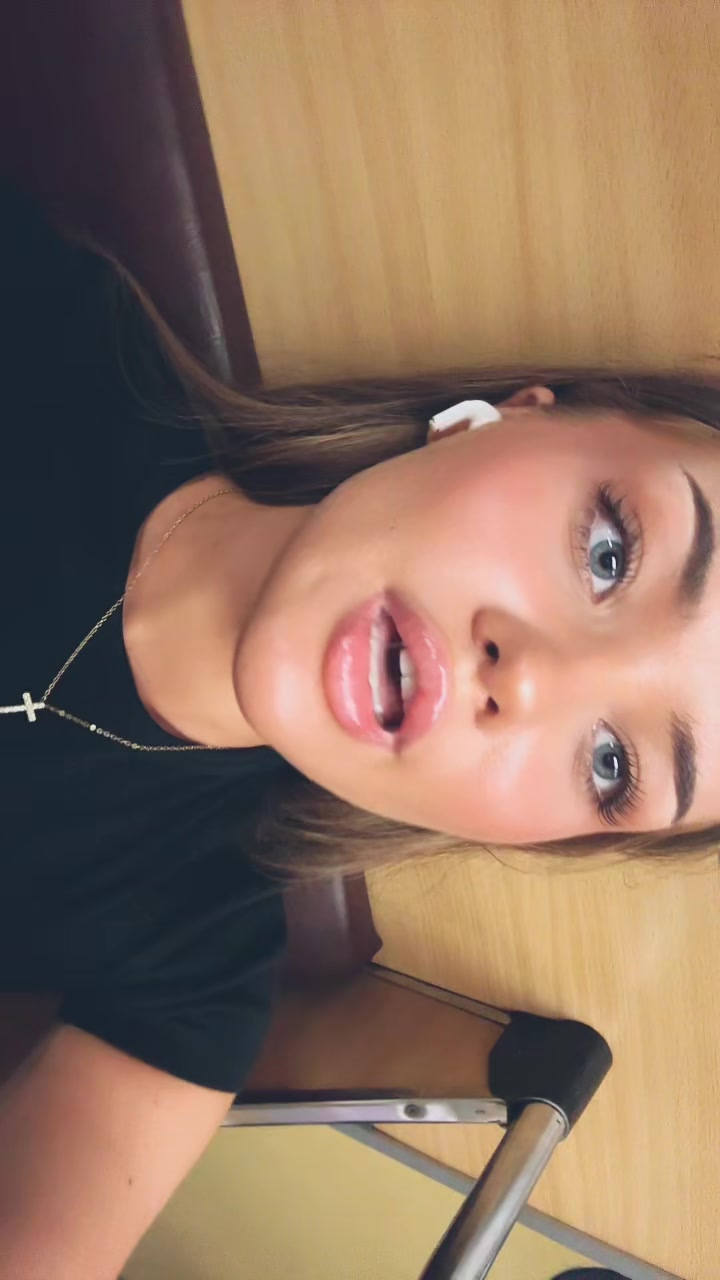@Yuliia Hodunko