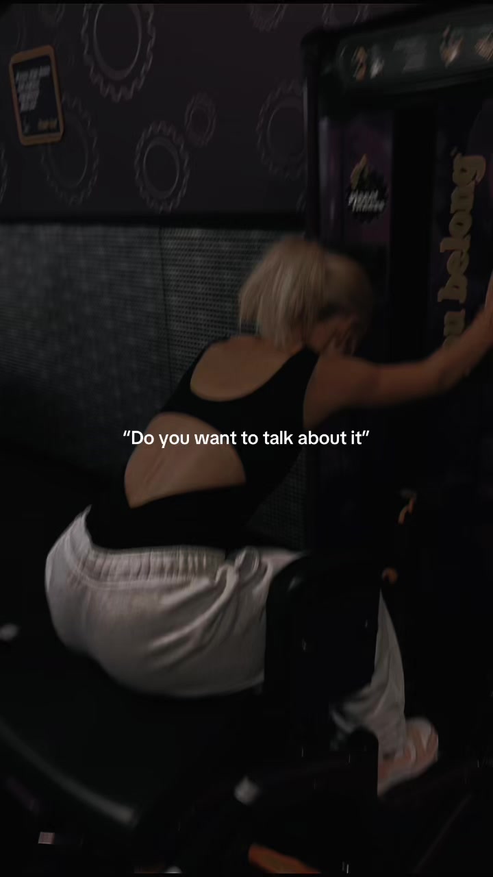 @Mollyshaee