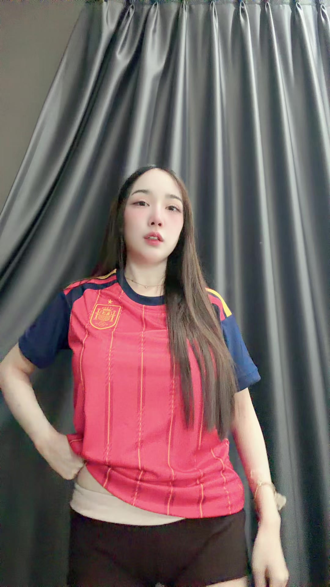 @FB : พลอยไพลิน ธนวัฒน์