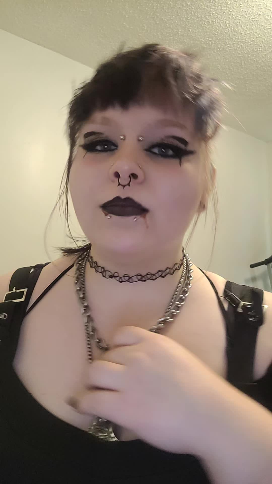 @Ally_Wolfy666