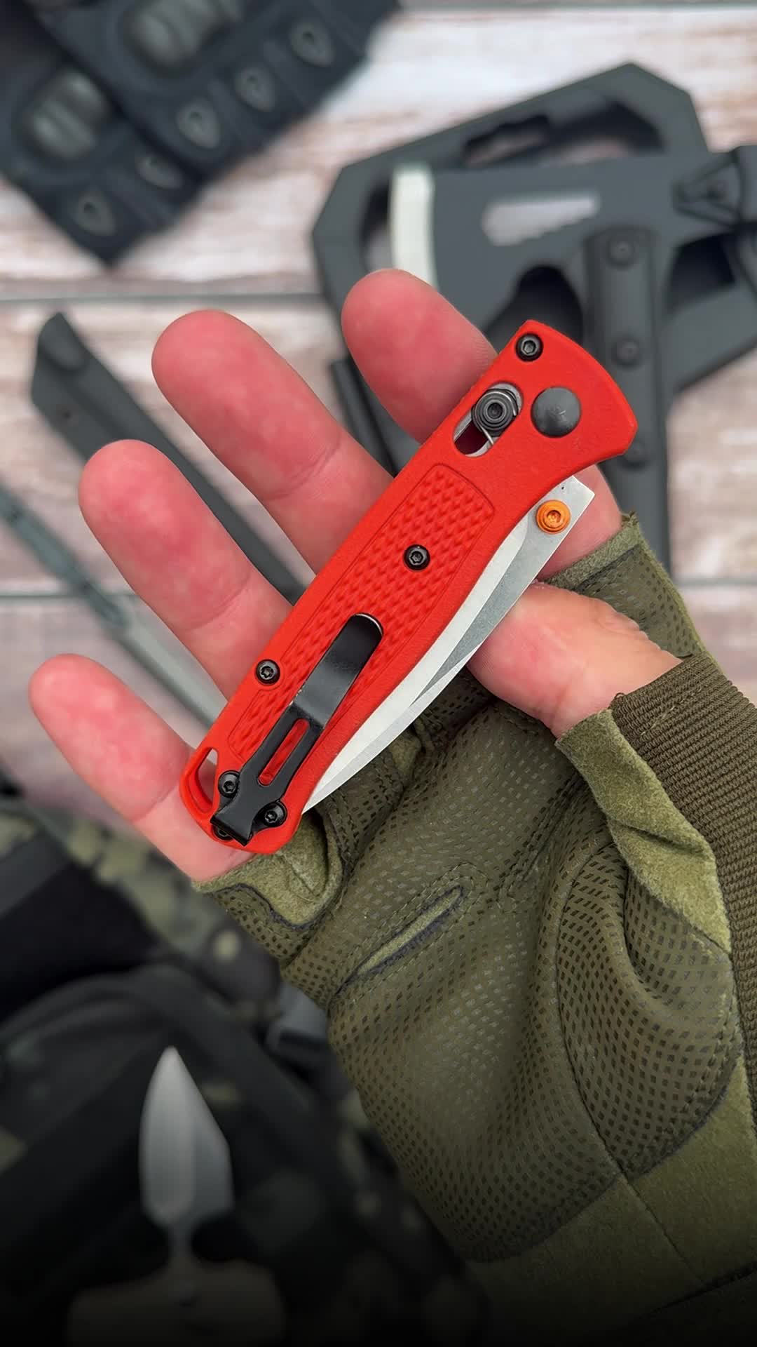 @survival.knives