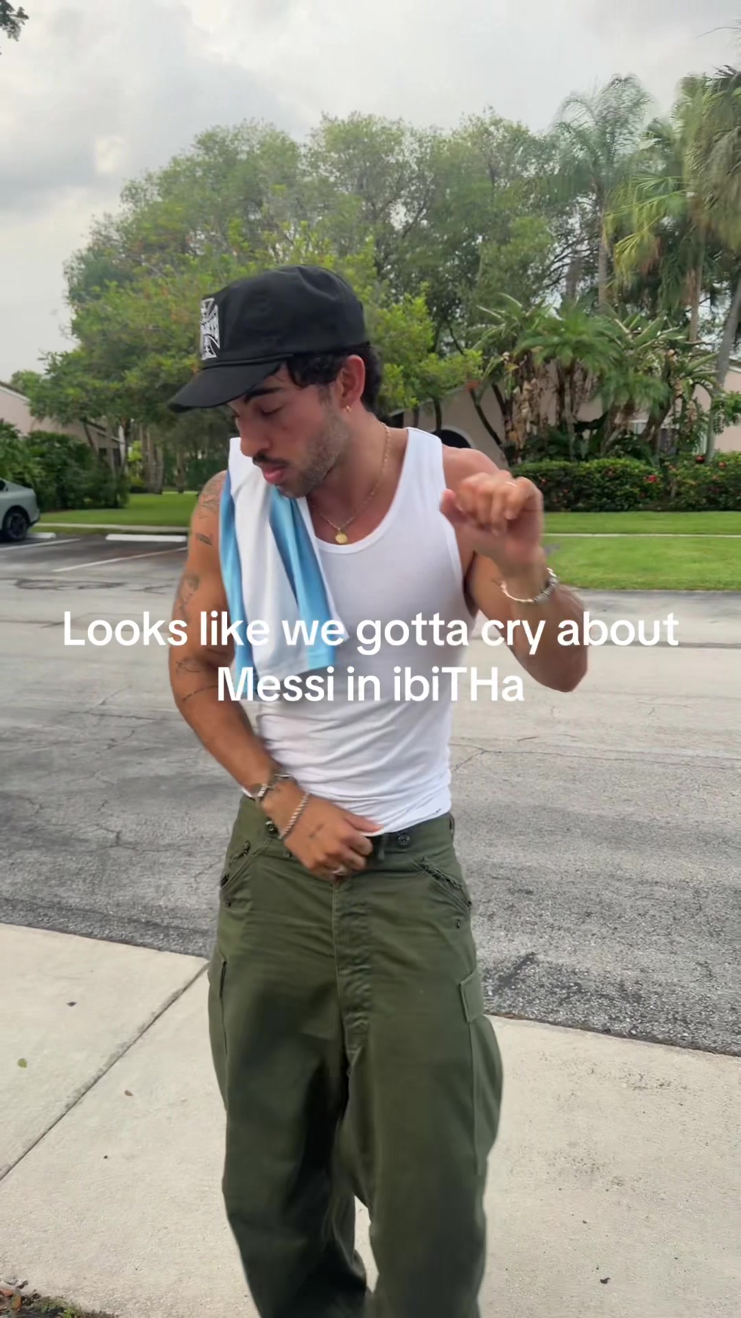 @Luis