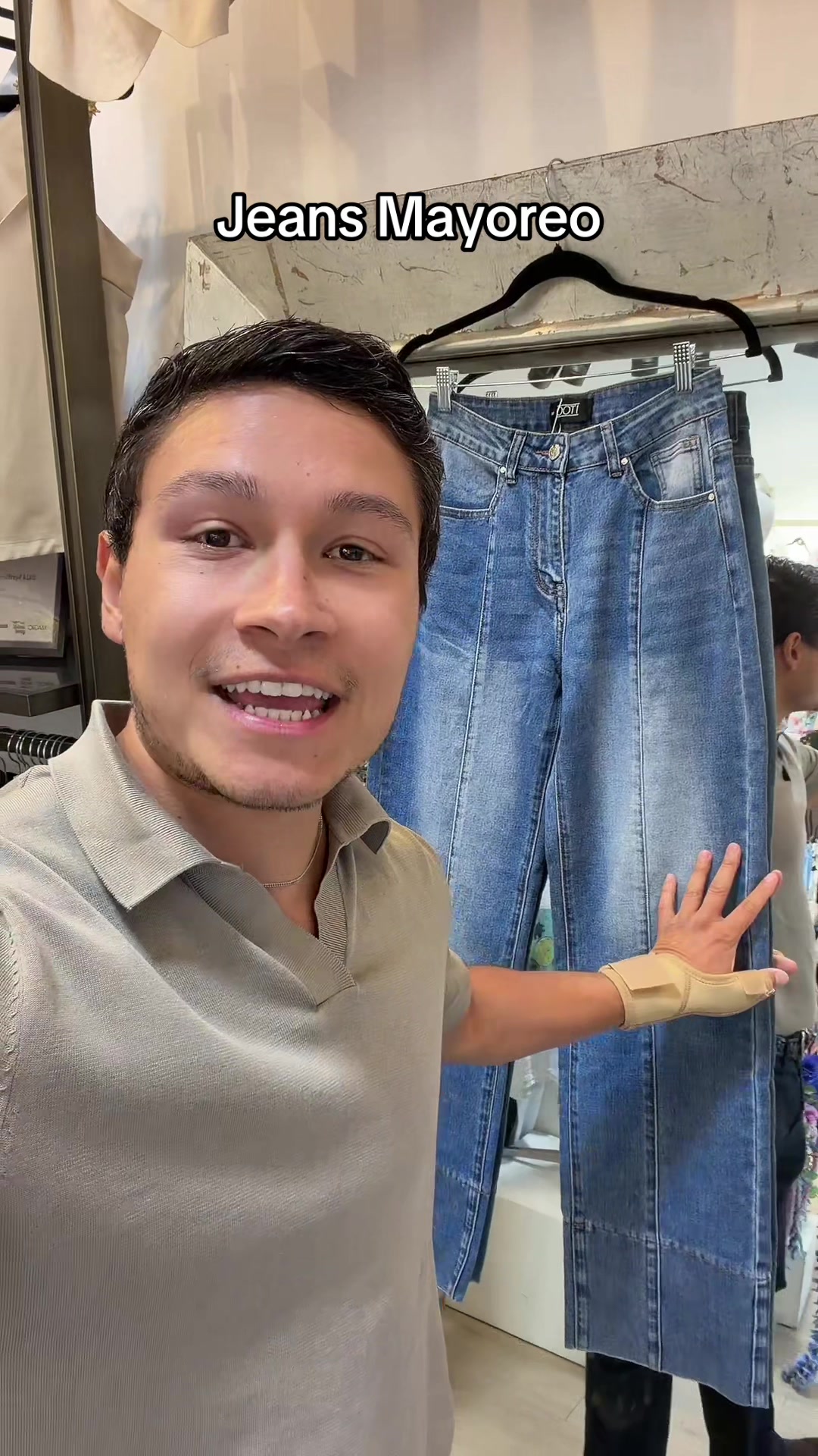 @itoofashion