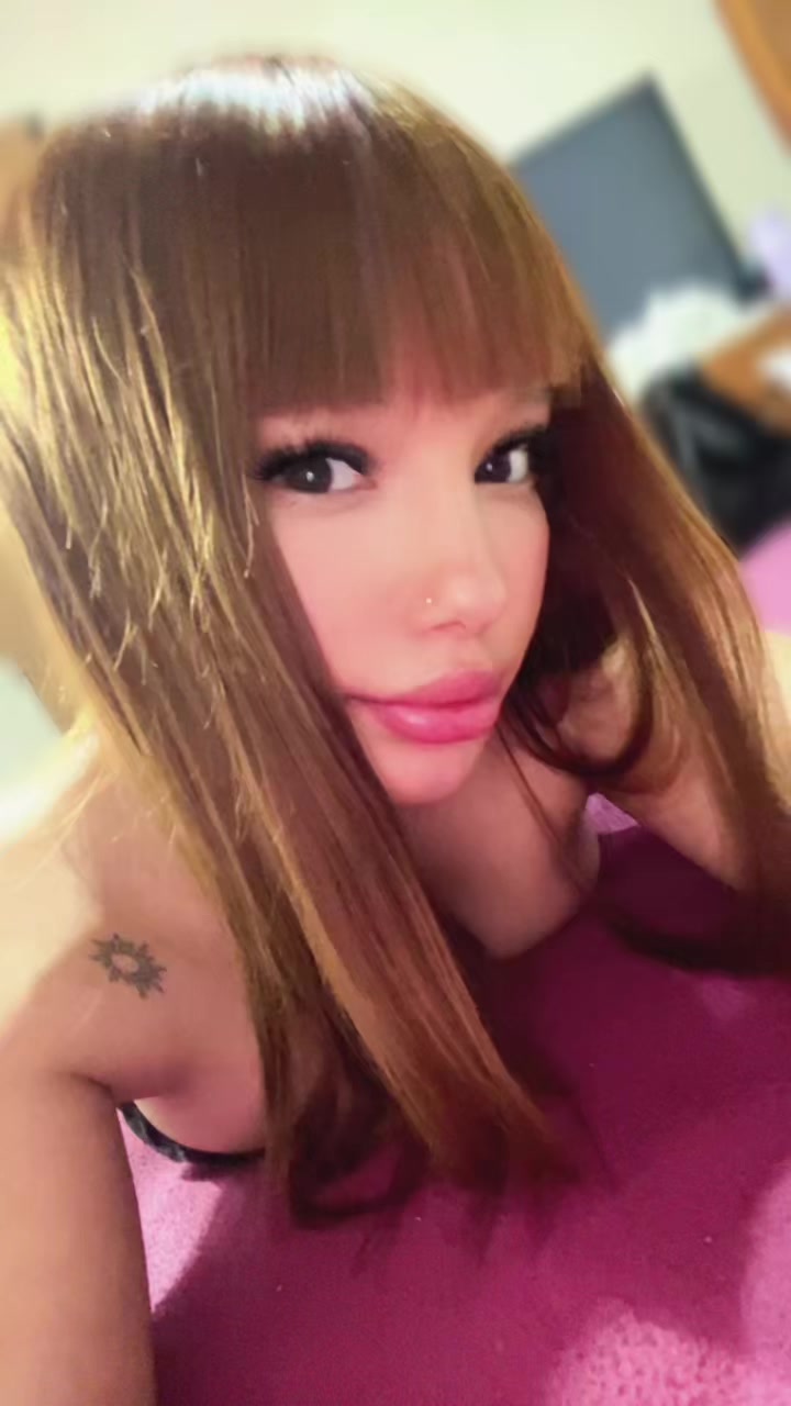 @larameza_
