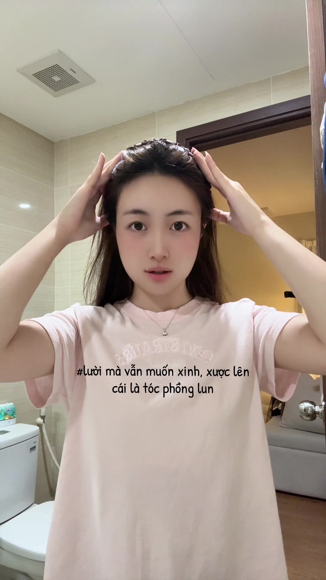 @T&Uacute; ANH MẶC G&Igrave;