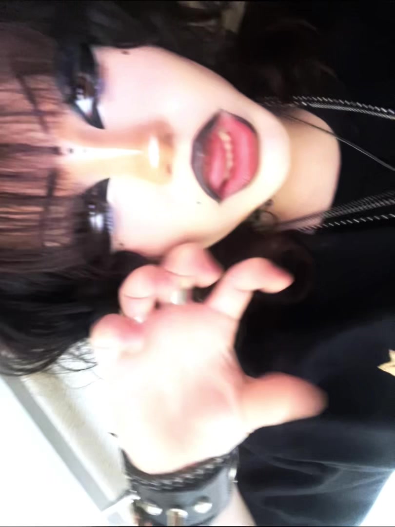 @s3lfess.kn0ts