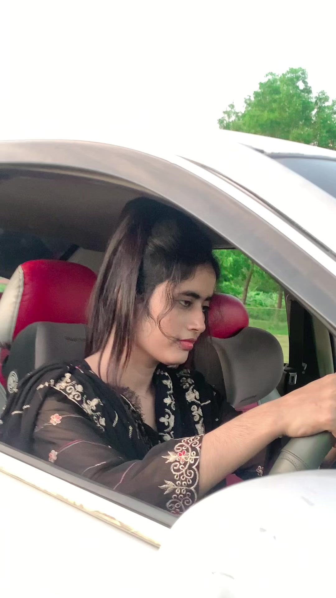 @নাজমুলের বউ