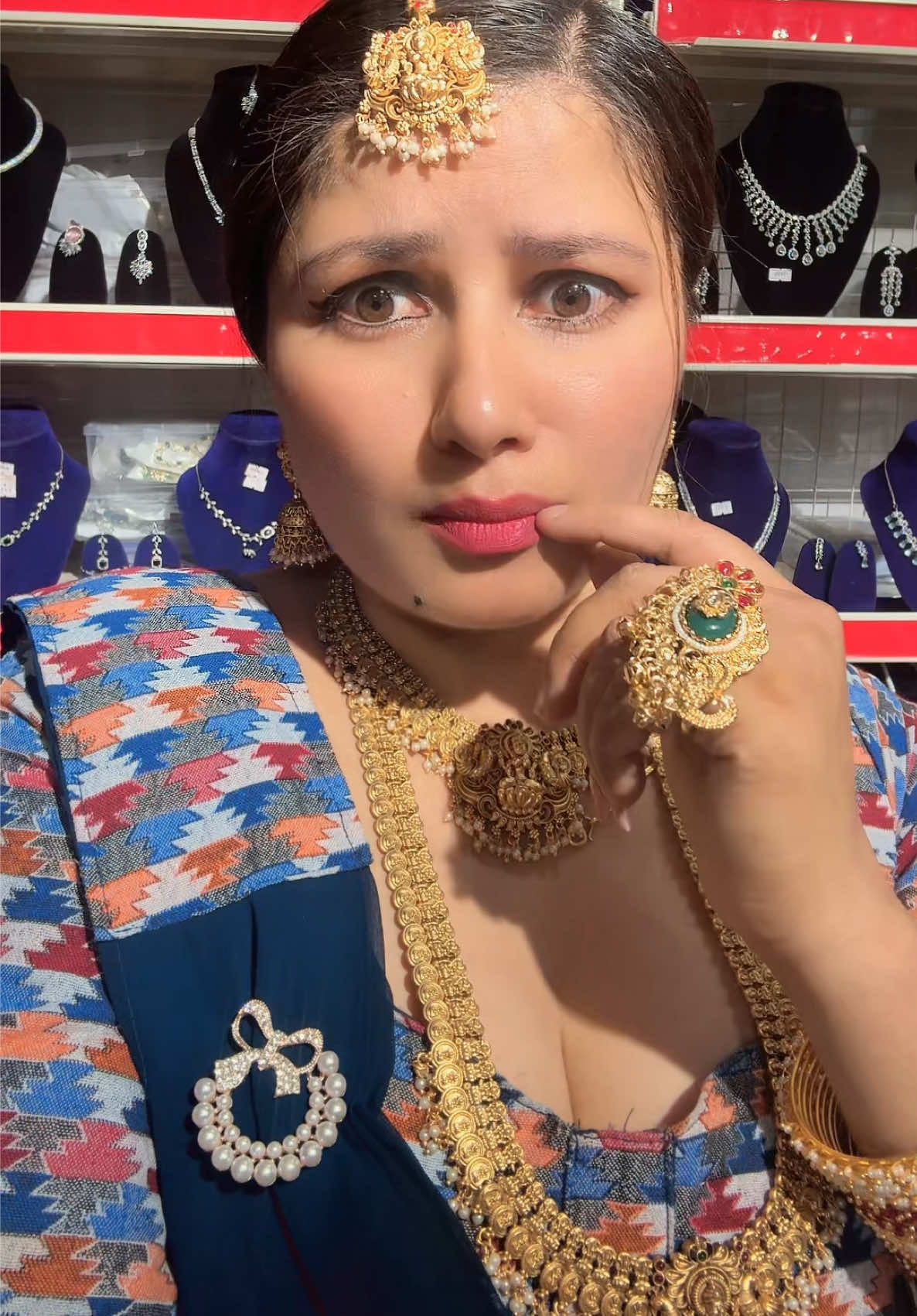 @Udi Udi Chuppa😘Alina Baskota