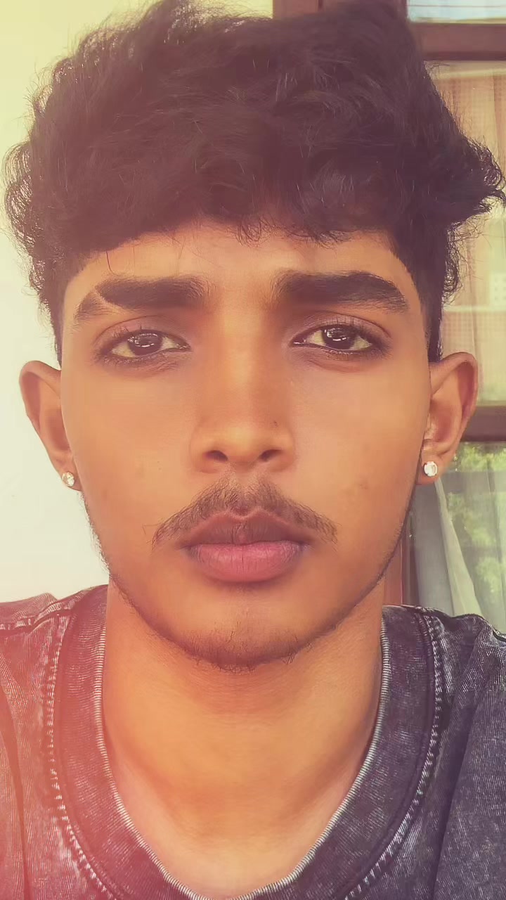 @> 𝙄𝙍𝙊𝙊🐼💜•°