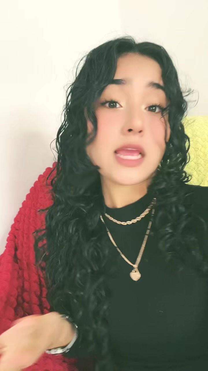 @Lucy López🌷