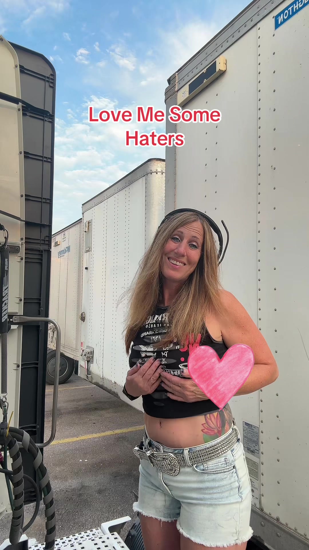 @saratrucker539