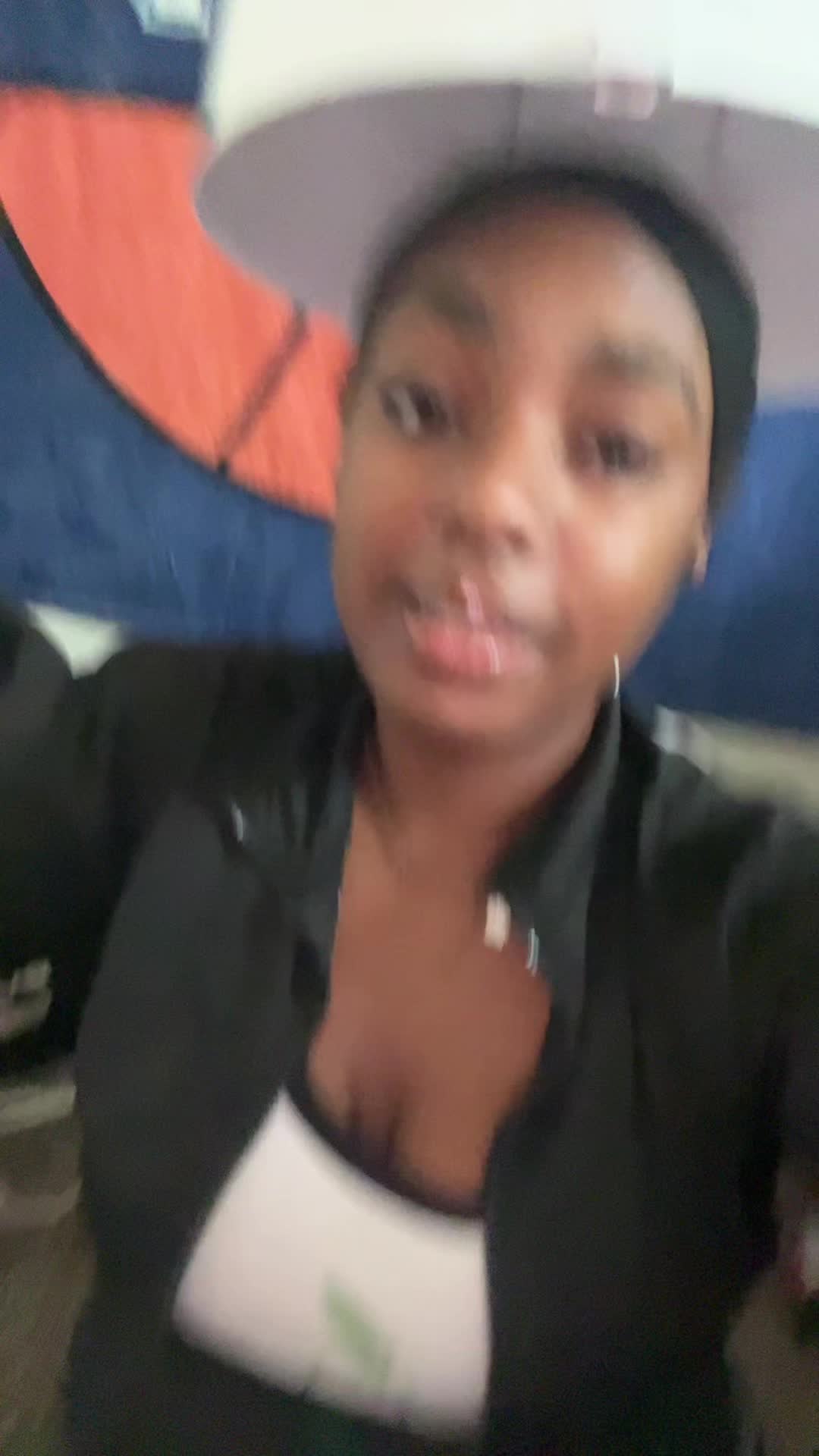 @Cam🥳✌🏾