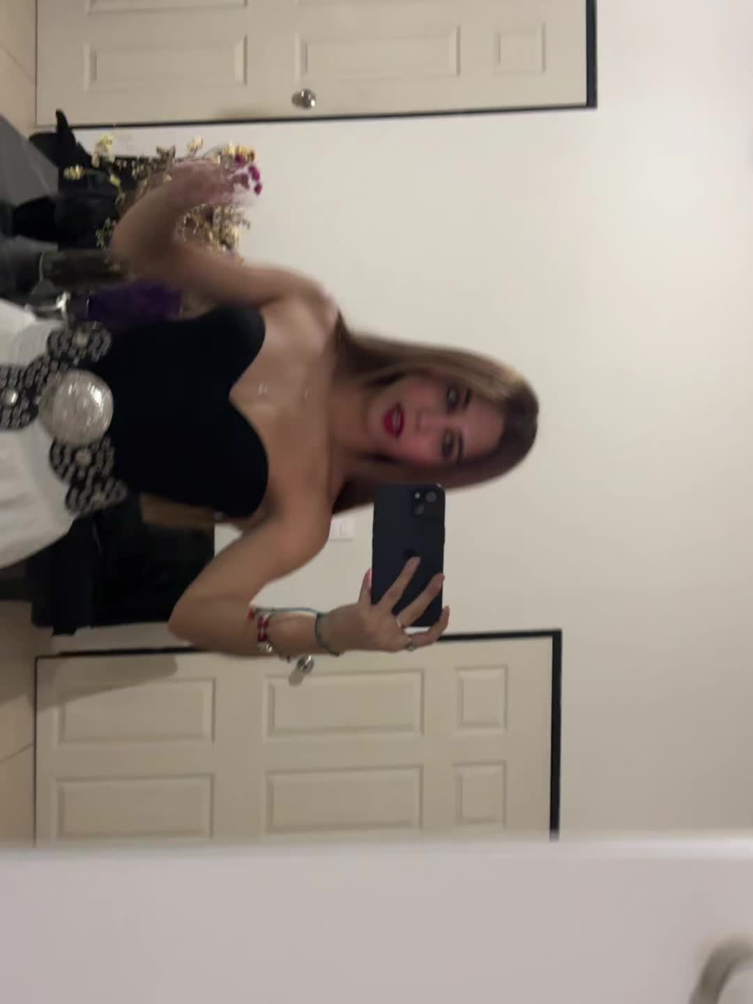 @Ana