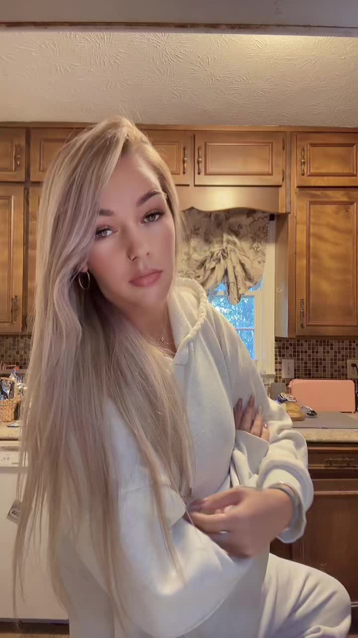 @🍑BeccaLeigh🤍
