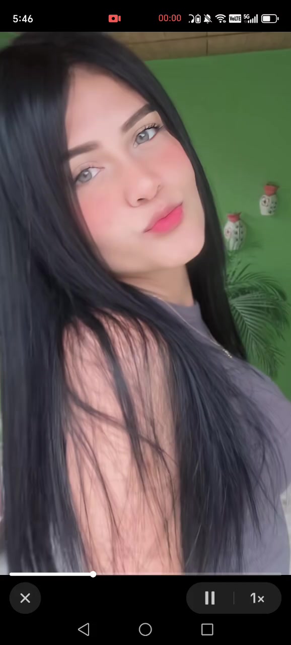@LaPenguin