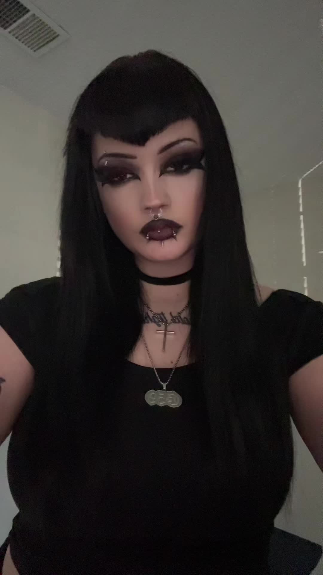 @Ally 🖤