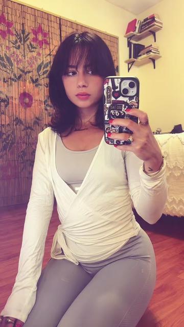 @🖤🌺 danielle 🌺🖤